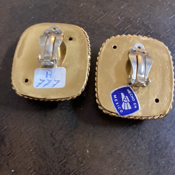 Made in Mexico Silver Tone Gold Tone square Metal Clip earrings - Picture 3 of 4